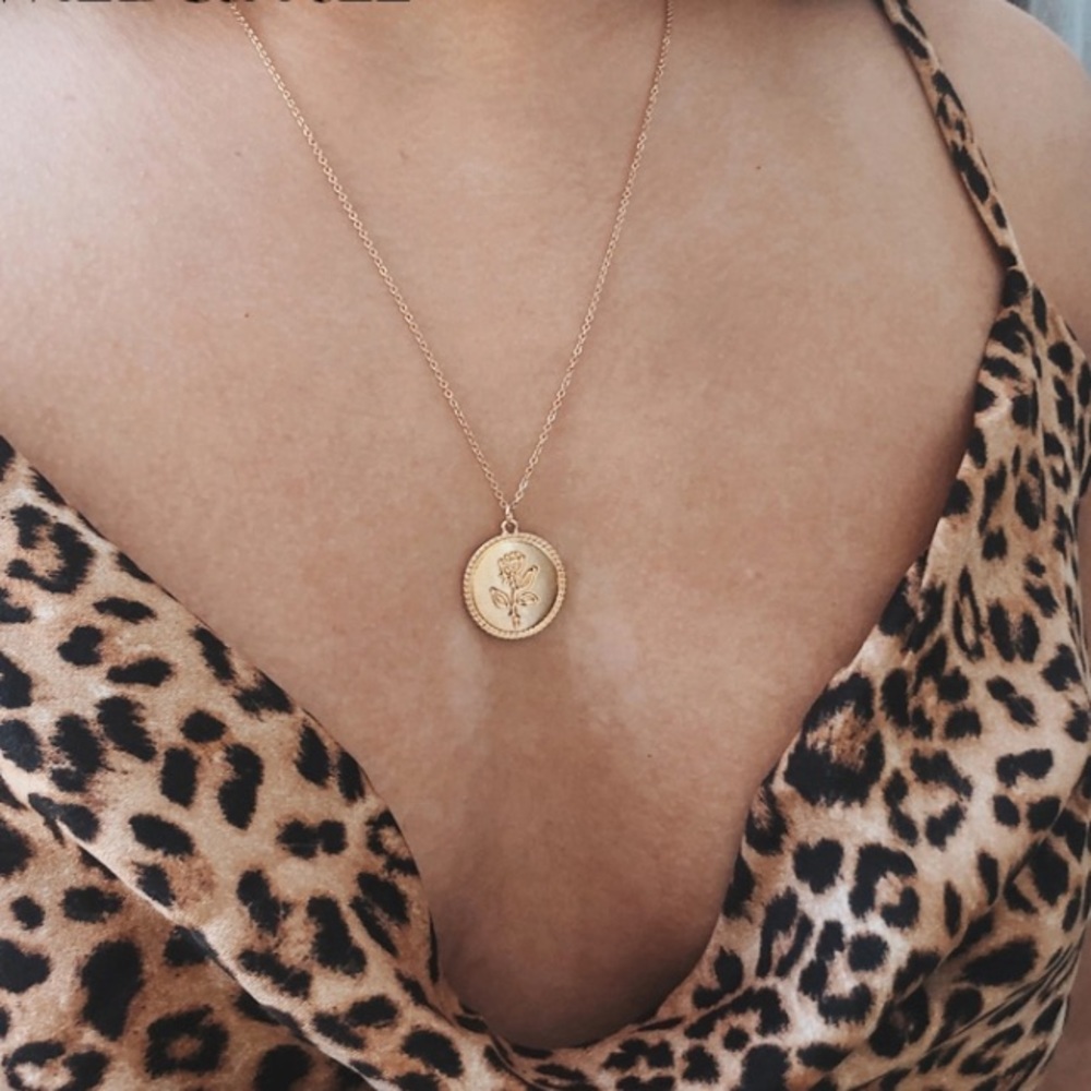 Roman Festival Necklace - Picture 3 of 4